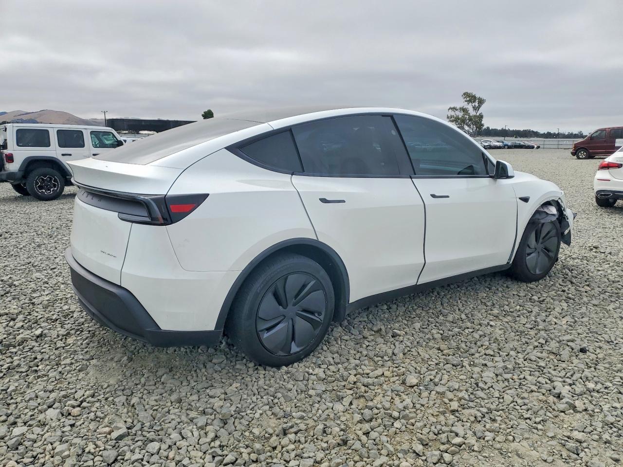 2026 Tesla Model Y - Image 3