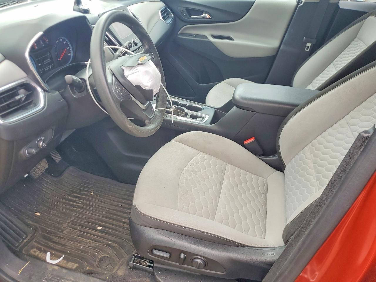 2020 Chevrolet Equinox Ls - Image 7