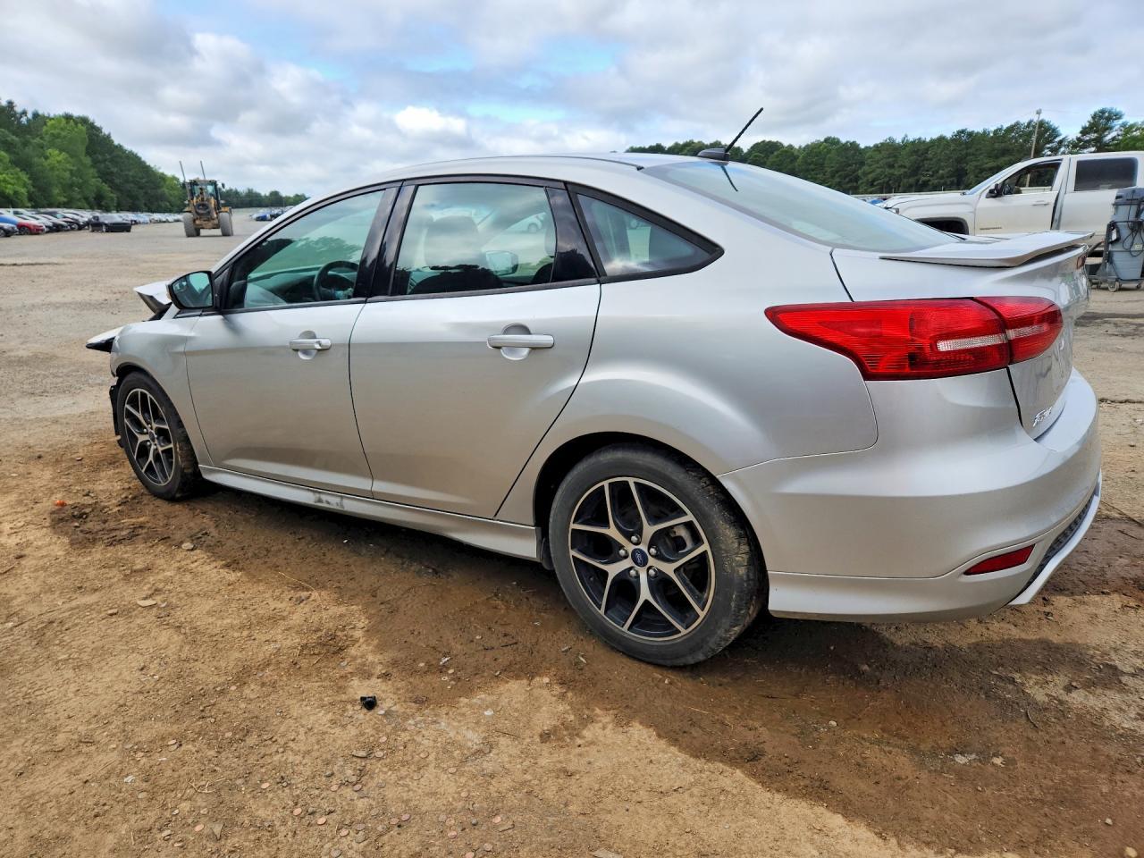 2015 Ford Focus Se - Фото 2