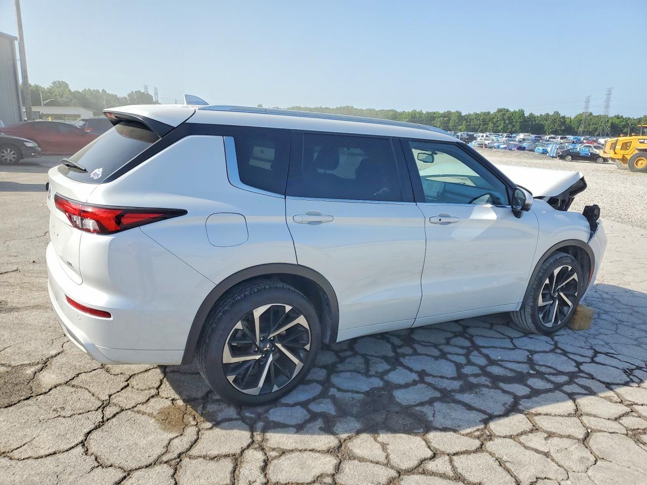 2022 Mitsubishi Outlander Sel - Фото 3