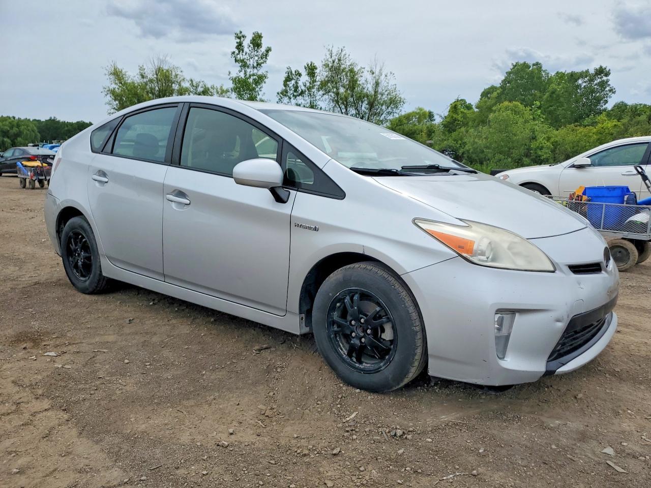 2013 Toyota Prius Two - Фото 4