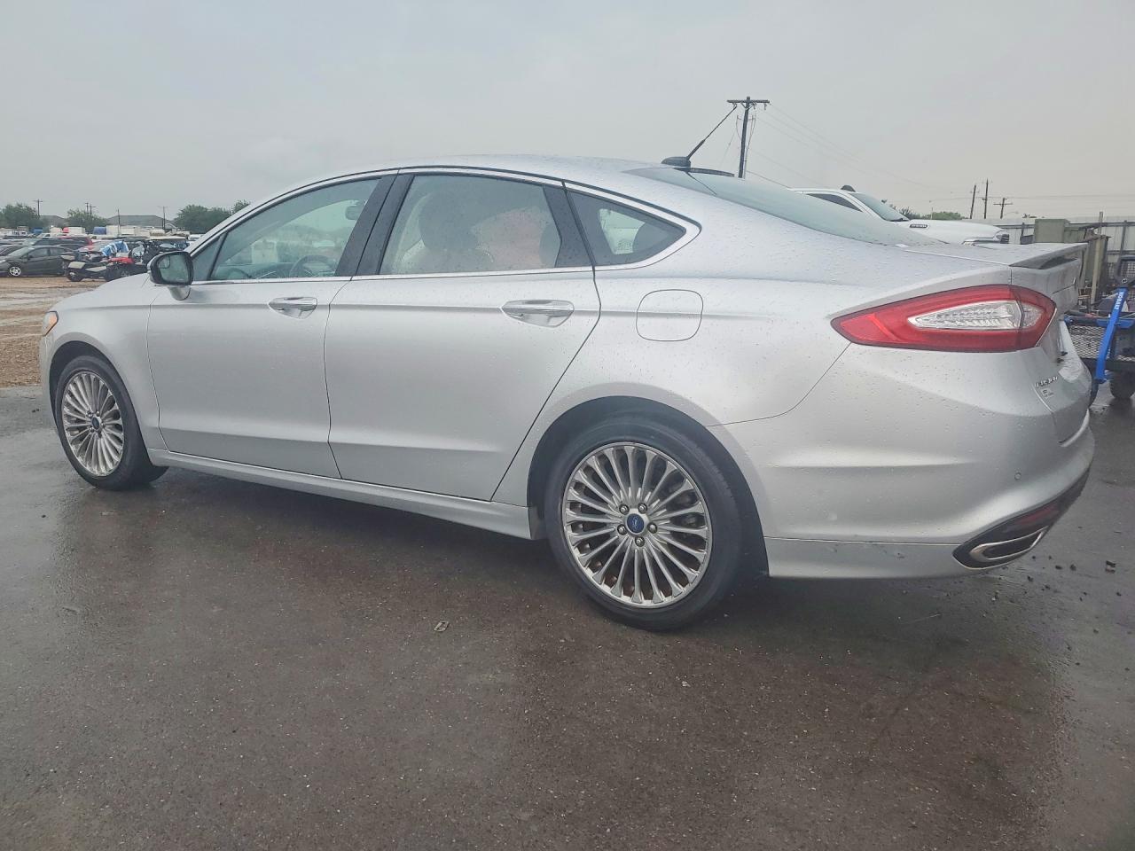 2016 Ford Fusion Titanium - Image 2