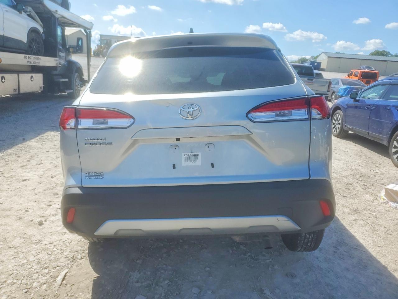 2025 Toyota Corolla Cross L - Image 6
