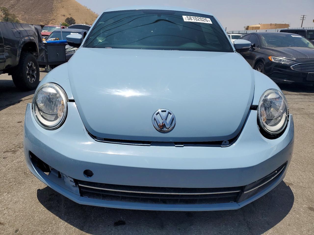 2012 Volkswagen Beetle - Фото 5