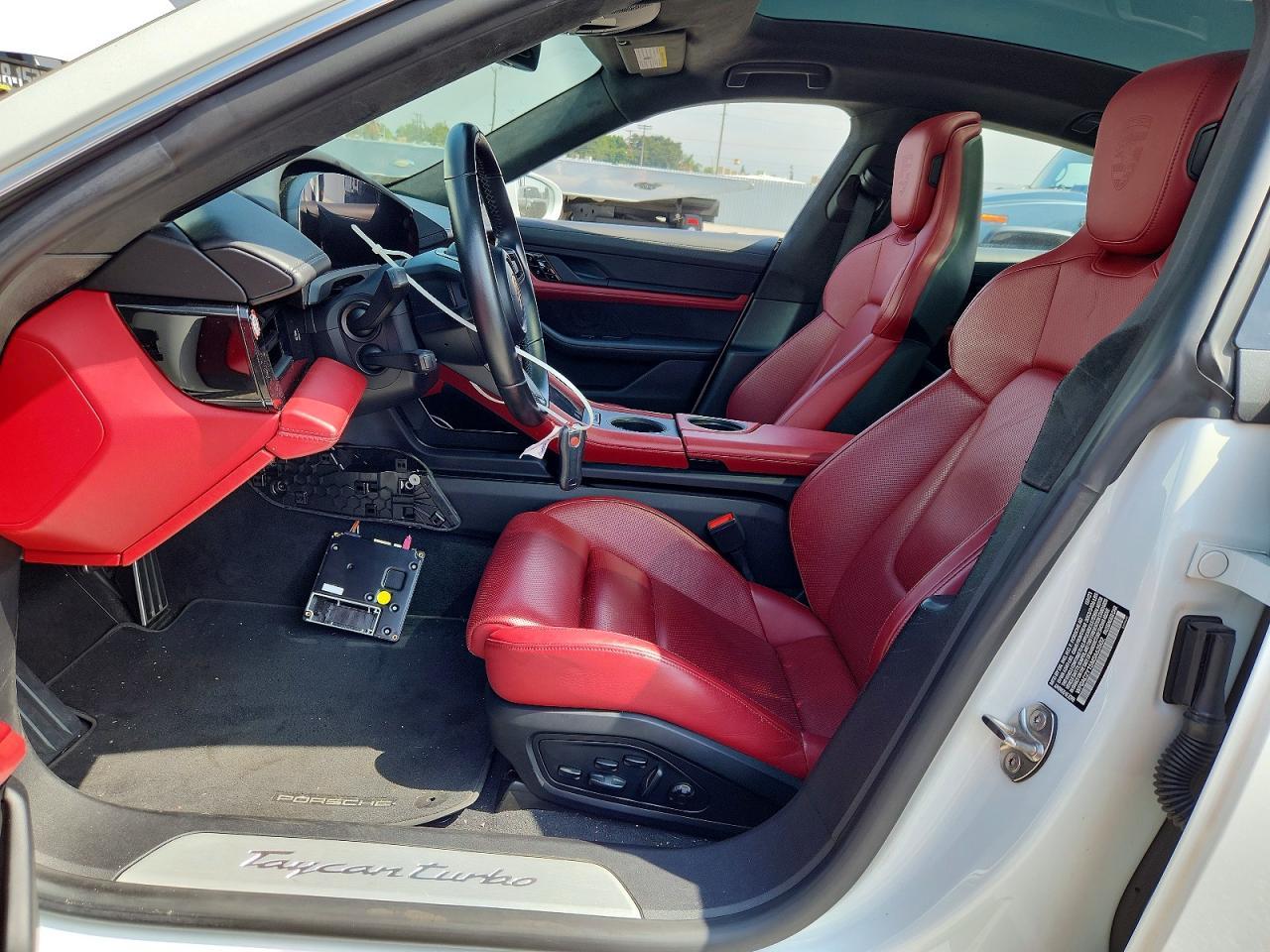 2021 Porsche Taycan Turbo - Фото 7