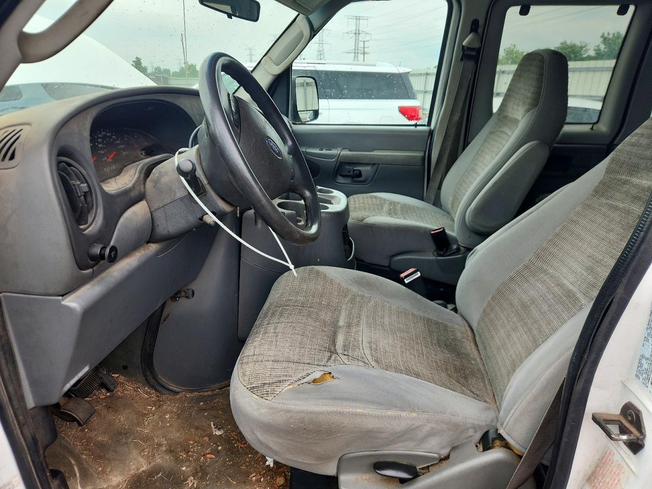 2004 Ford Econoline E350 Super Duty Wagon - Фото 7