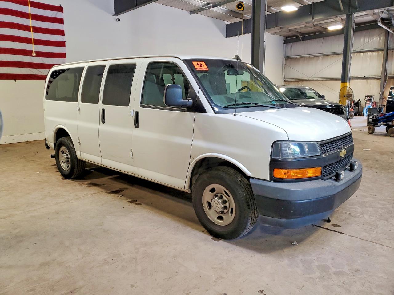 2018 Chevrolet Express G3500 Lt - Image 4