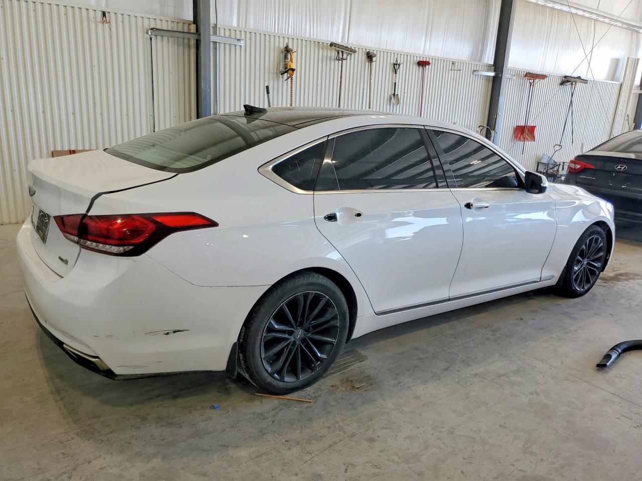 2015 Hyundai Genesis 3.8L - Фото 3