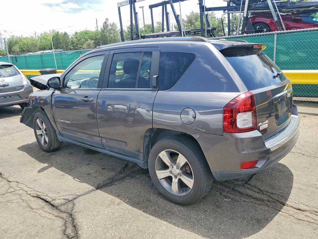 2016 Jeep Compass Latitude - Image 2