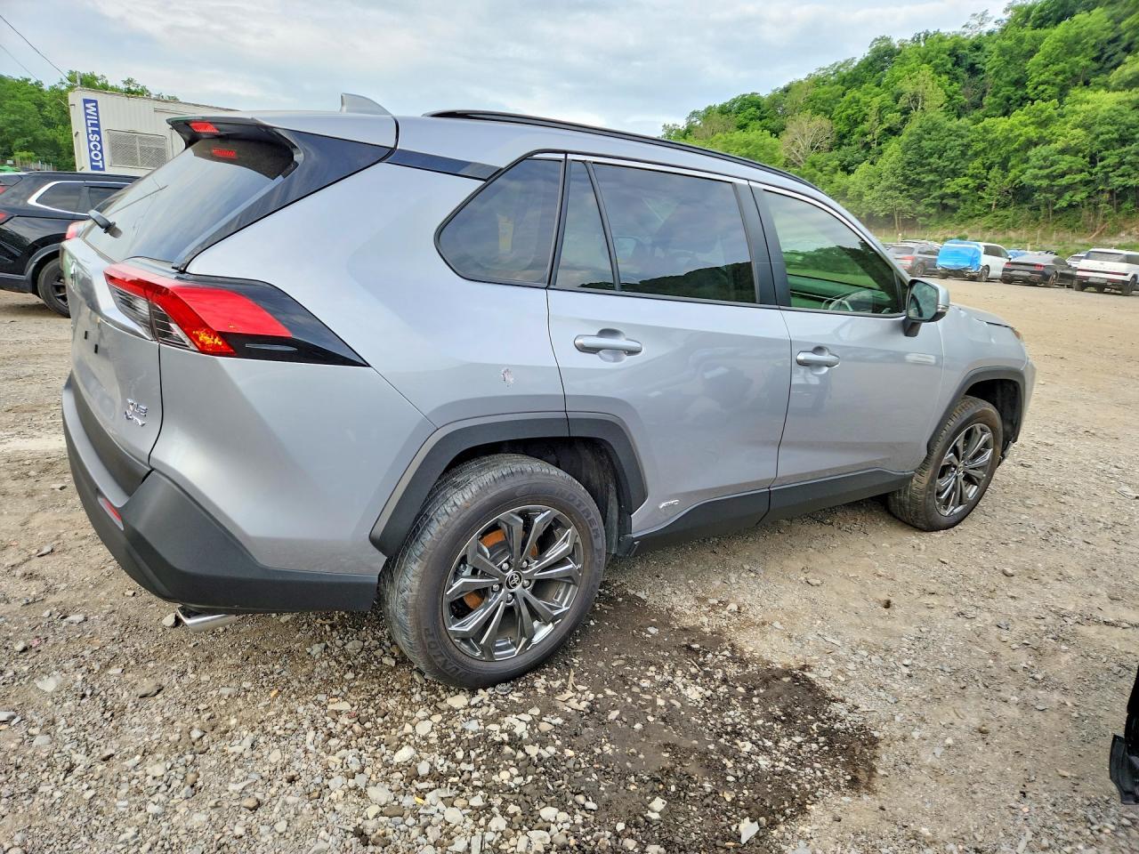 2025 Toyota Rav4 Xle Premium - Image 3