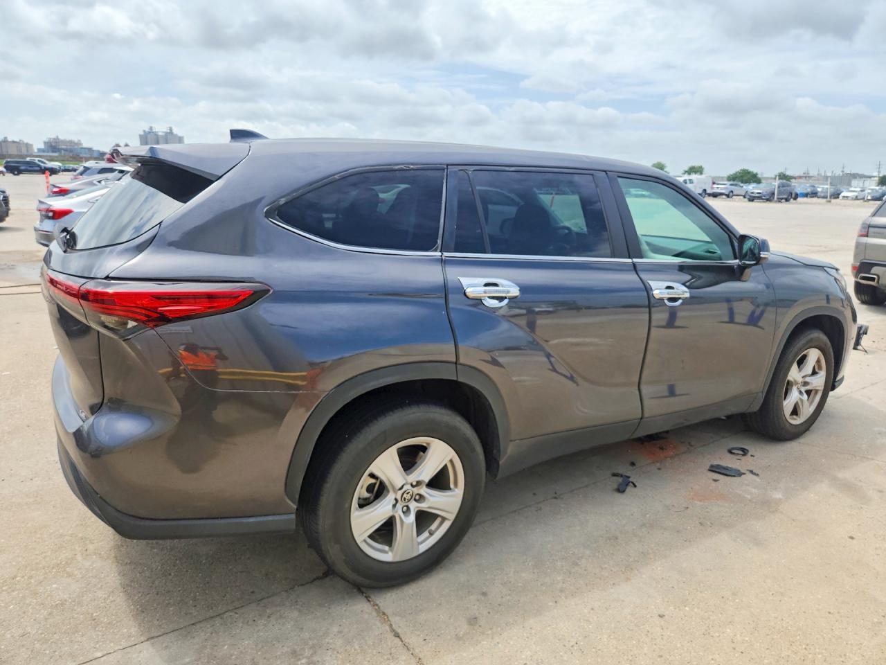 2023 Toyota Highlander Le - Фото 3