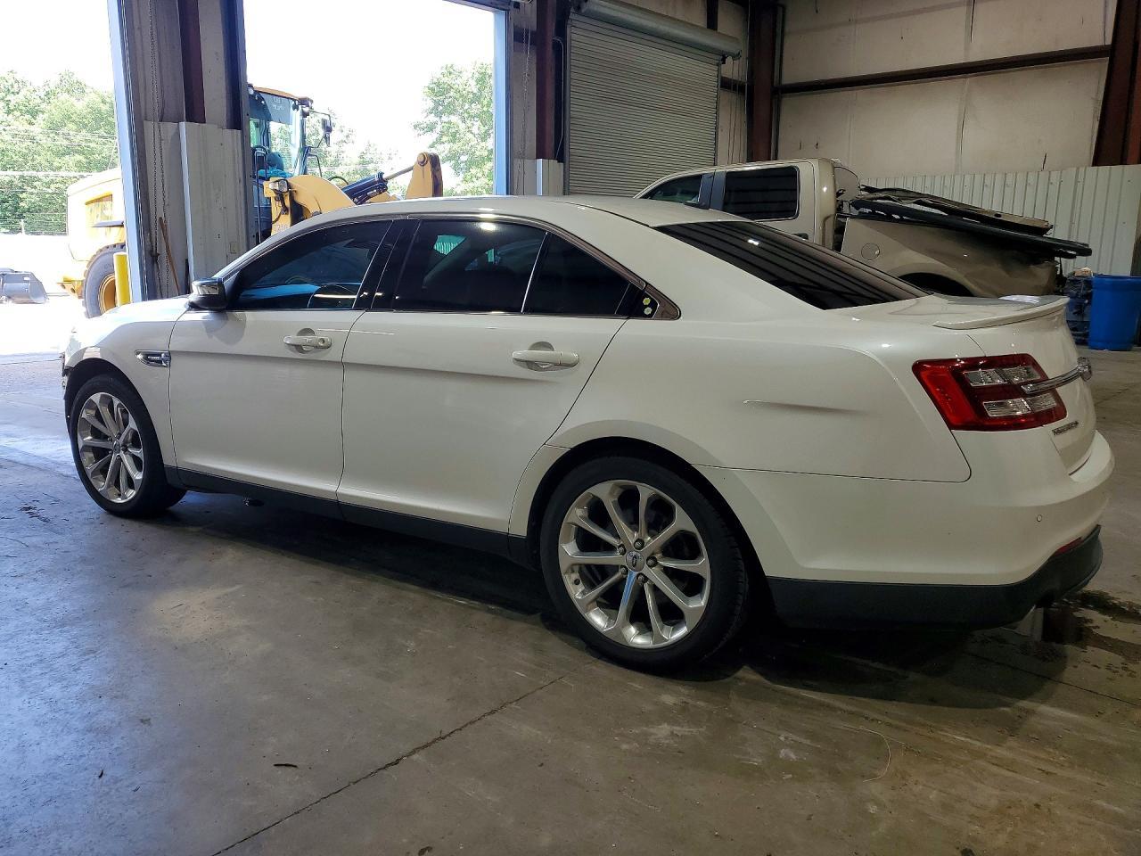 2013 Ford Taurus Limited - Фото 2