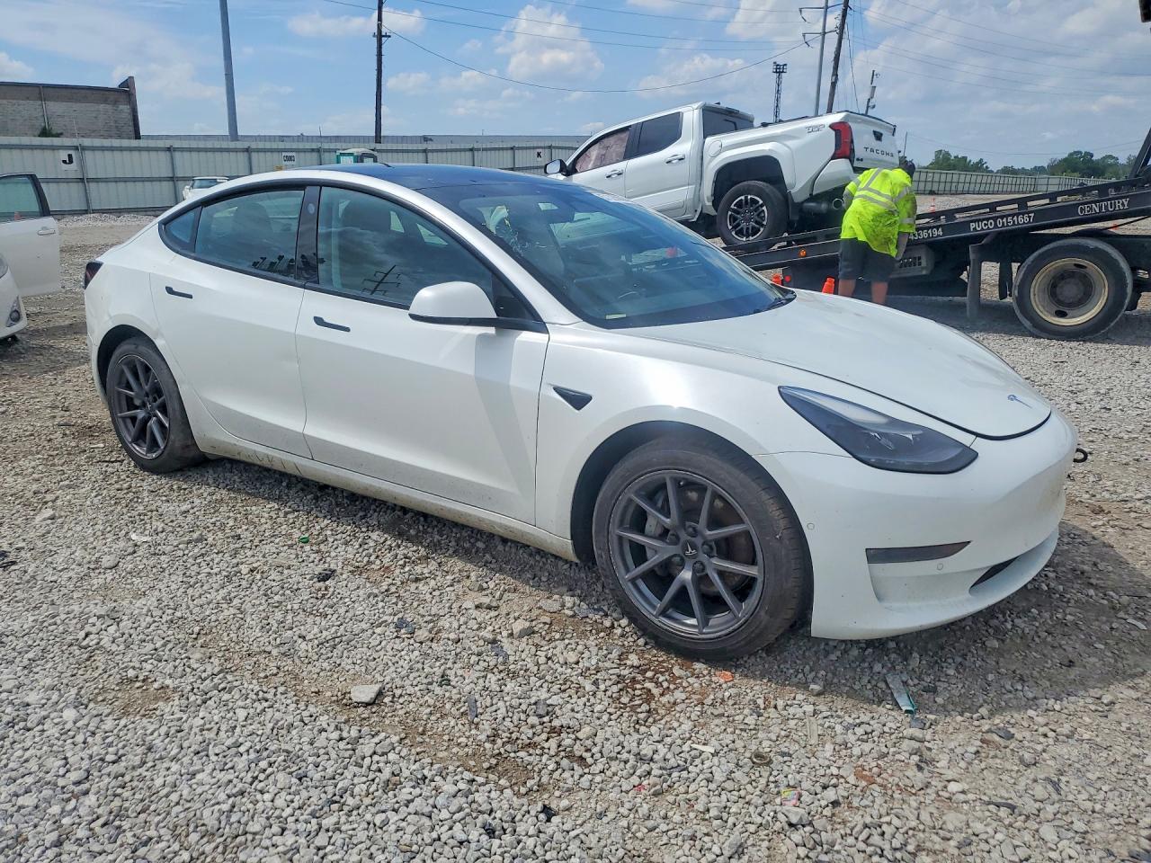2022 Tesla Model 3 - Фото 4