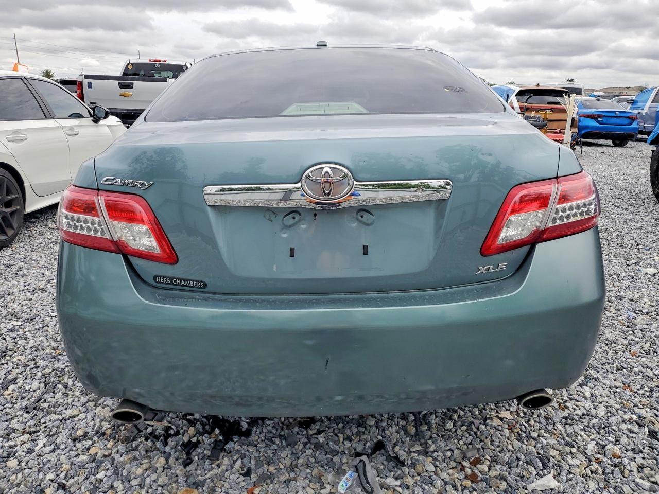 2010 Toyota Camry Xle V6 - Фото 6