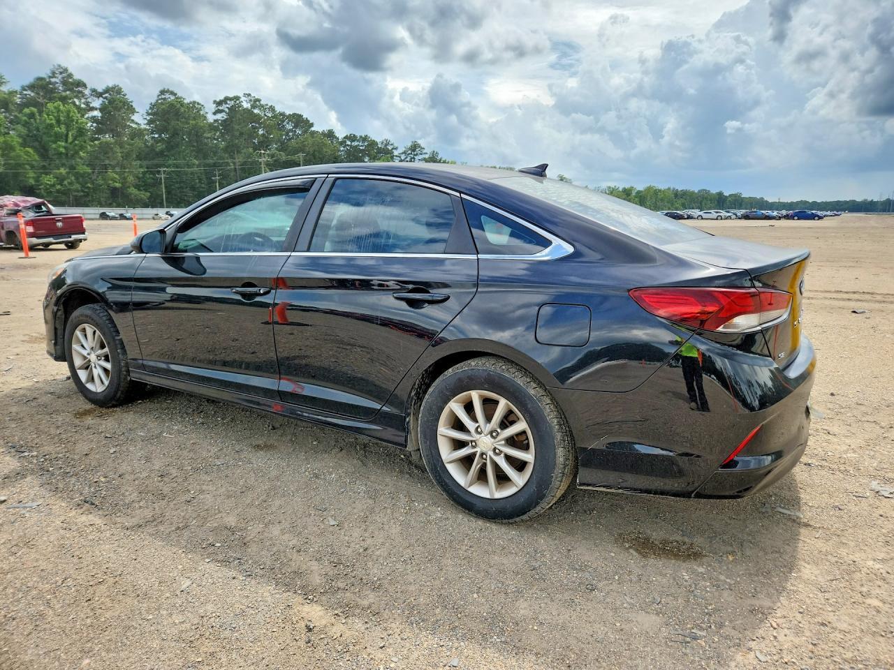 2019 Hyundai Sonata Se - Image 2