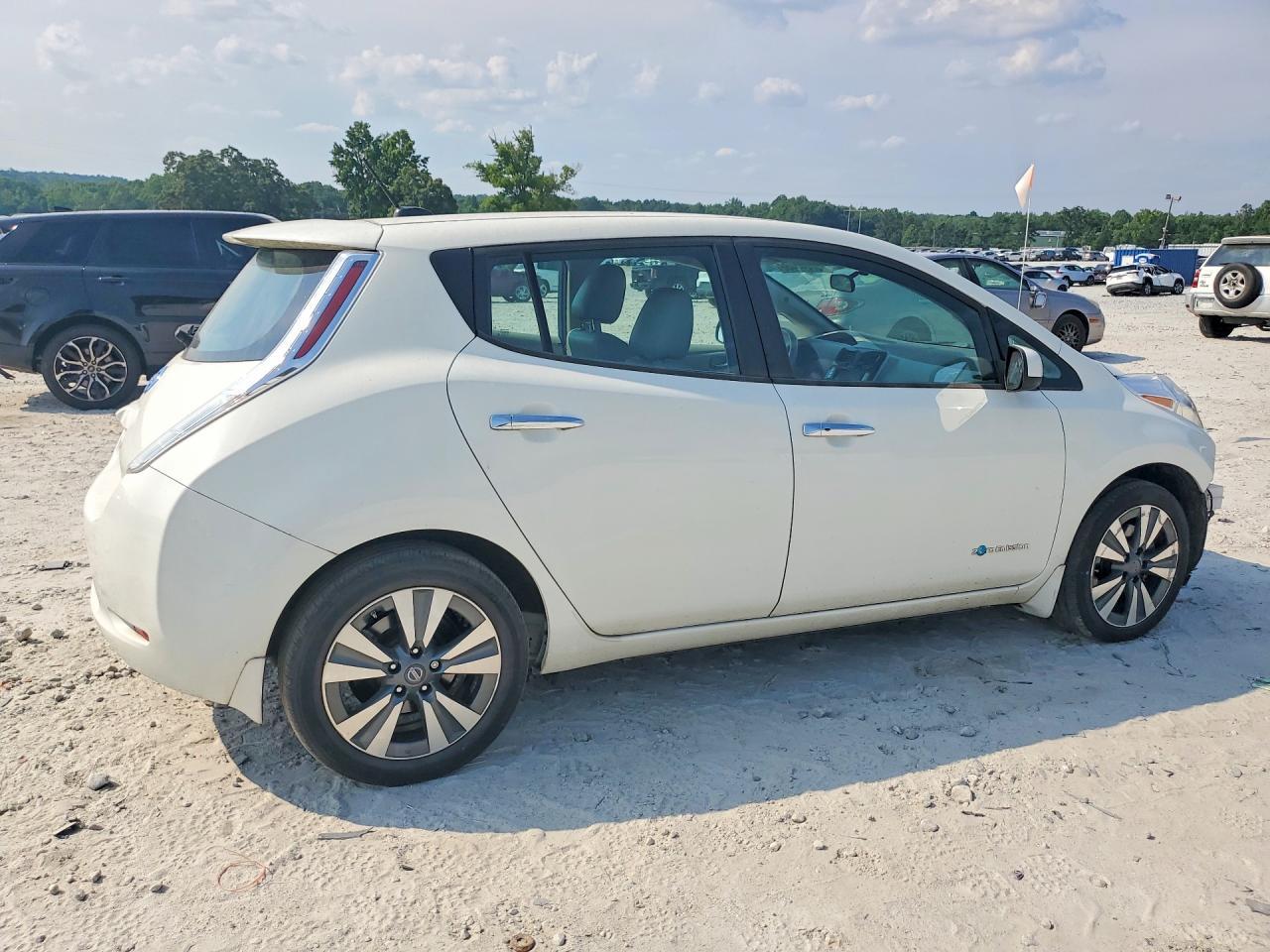 2017 Nissan Leaf Sv - Image 3