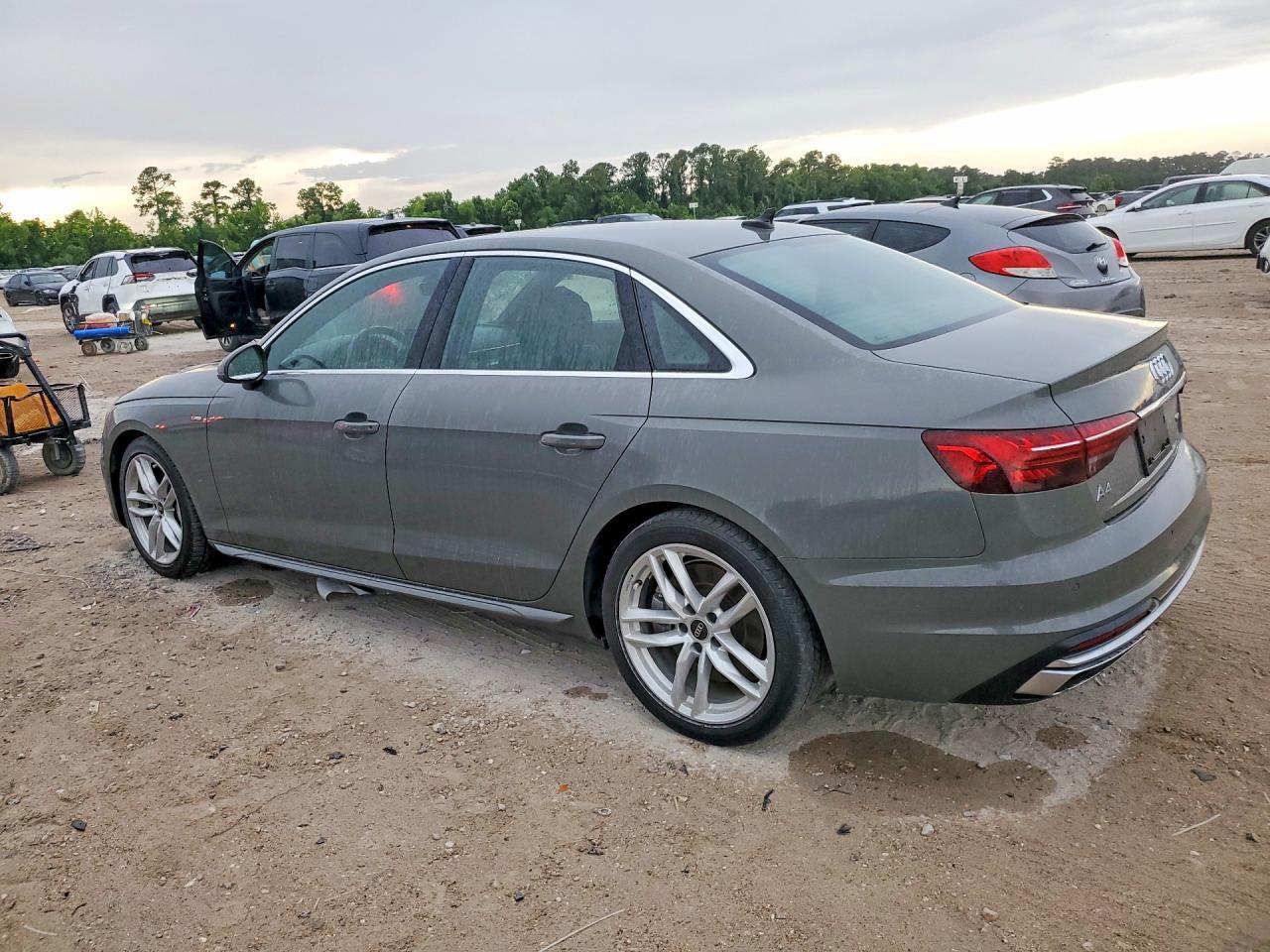 2023 Audi A4 Premium Plus 45 - Фото 2