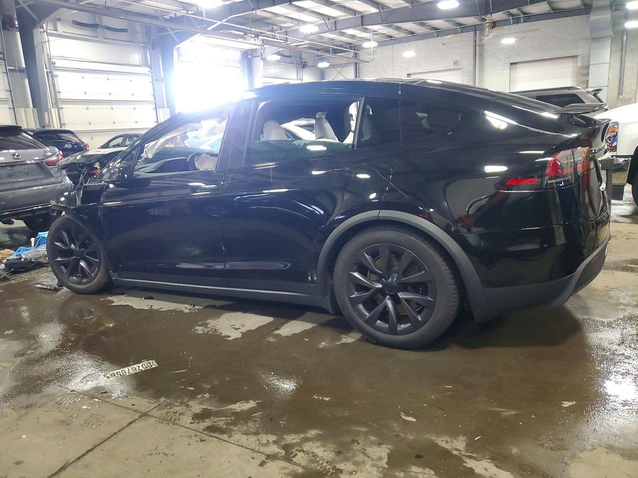 2023 Tesla Model X - Фото 2