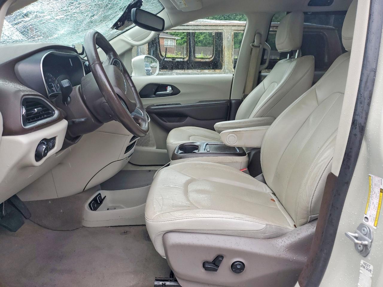 2021 Chrysler Pacifica Touring L - Image 7