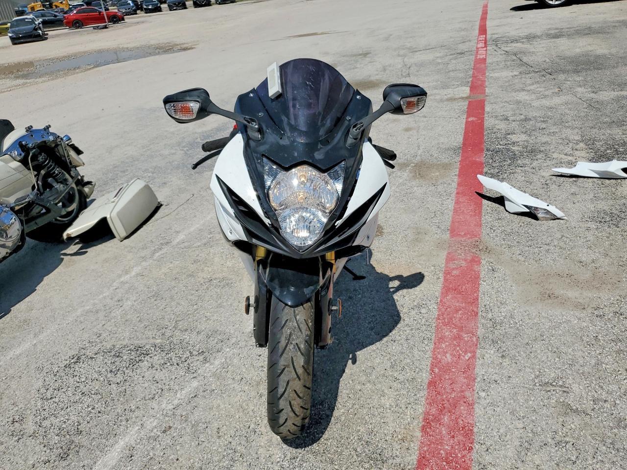 2017 Suzuki Gsx-R600 - Фото 2