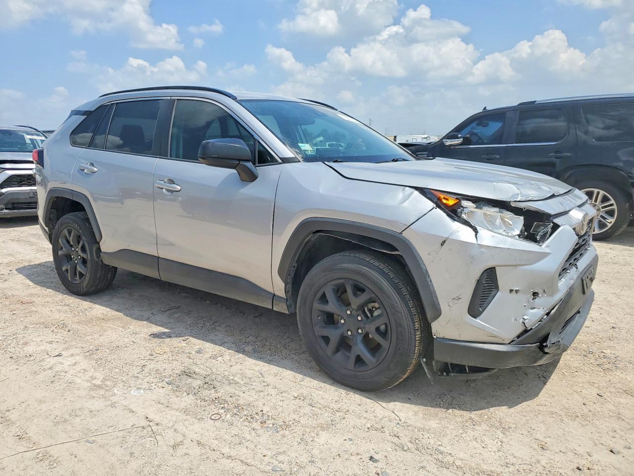 2021 Toyota Rav4 Le - Фото 4