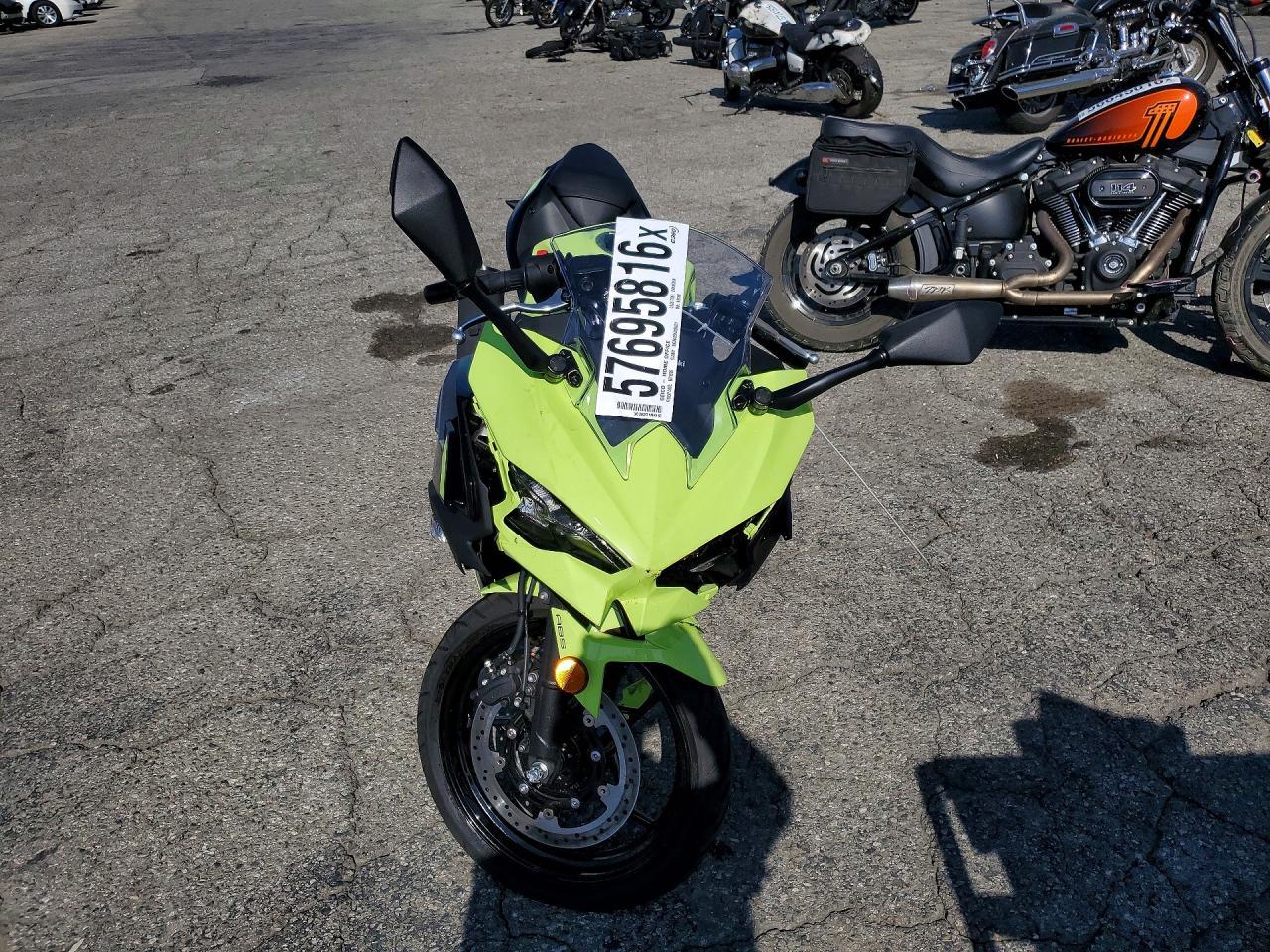 2026 Kawasaki Ex500 - Фото 2