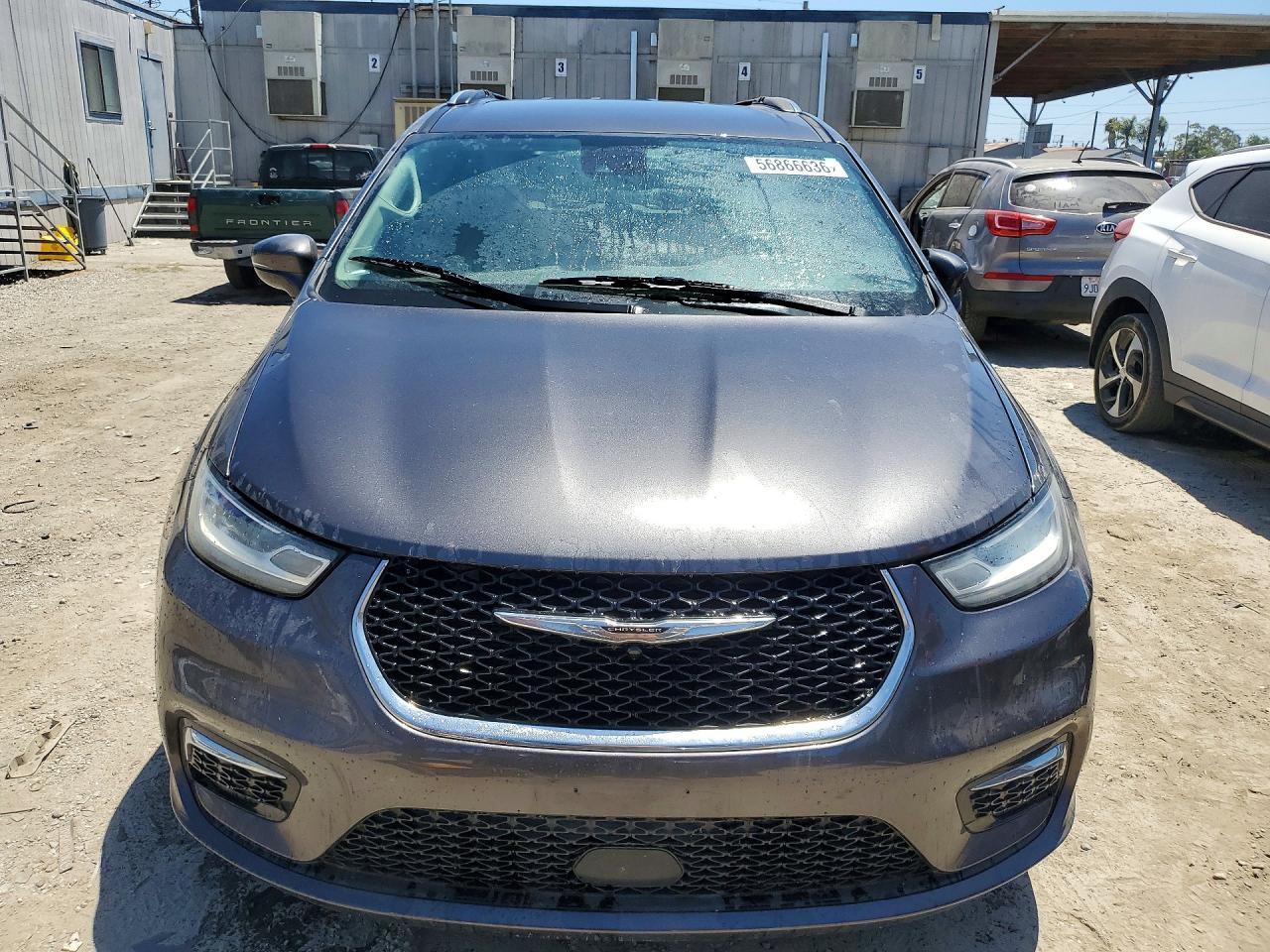 2021 Chrysler Pacifica Touring L - Image 5