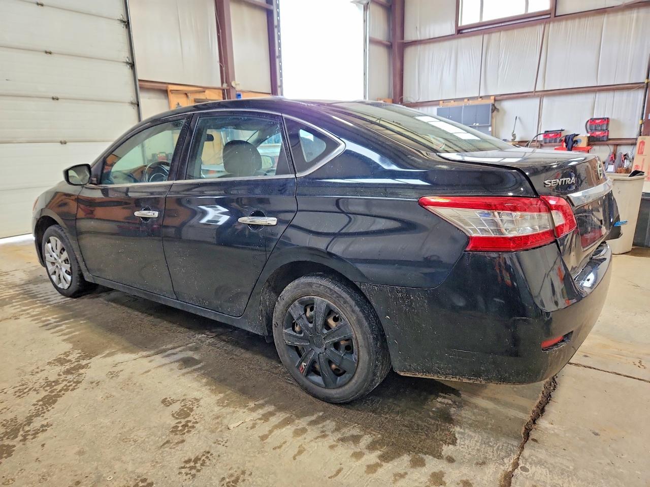 2015 Nissan Sentra S - Фото 2