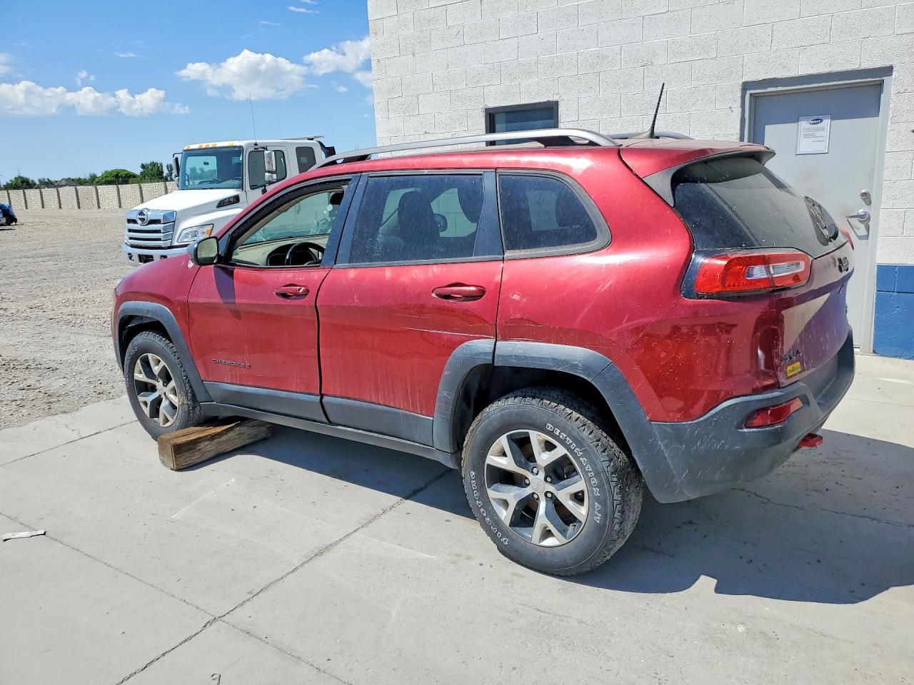 2016 Jeep Cherokee Trailhawk - Image 2
