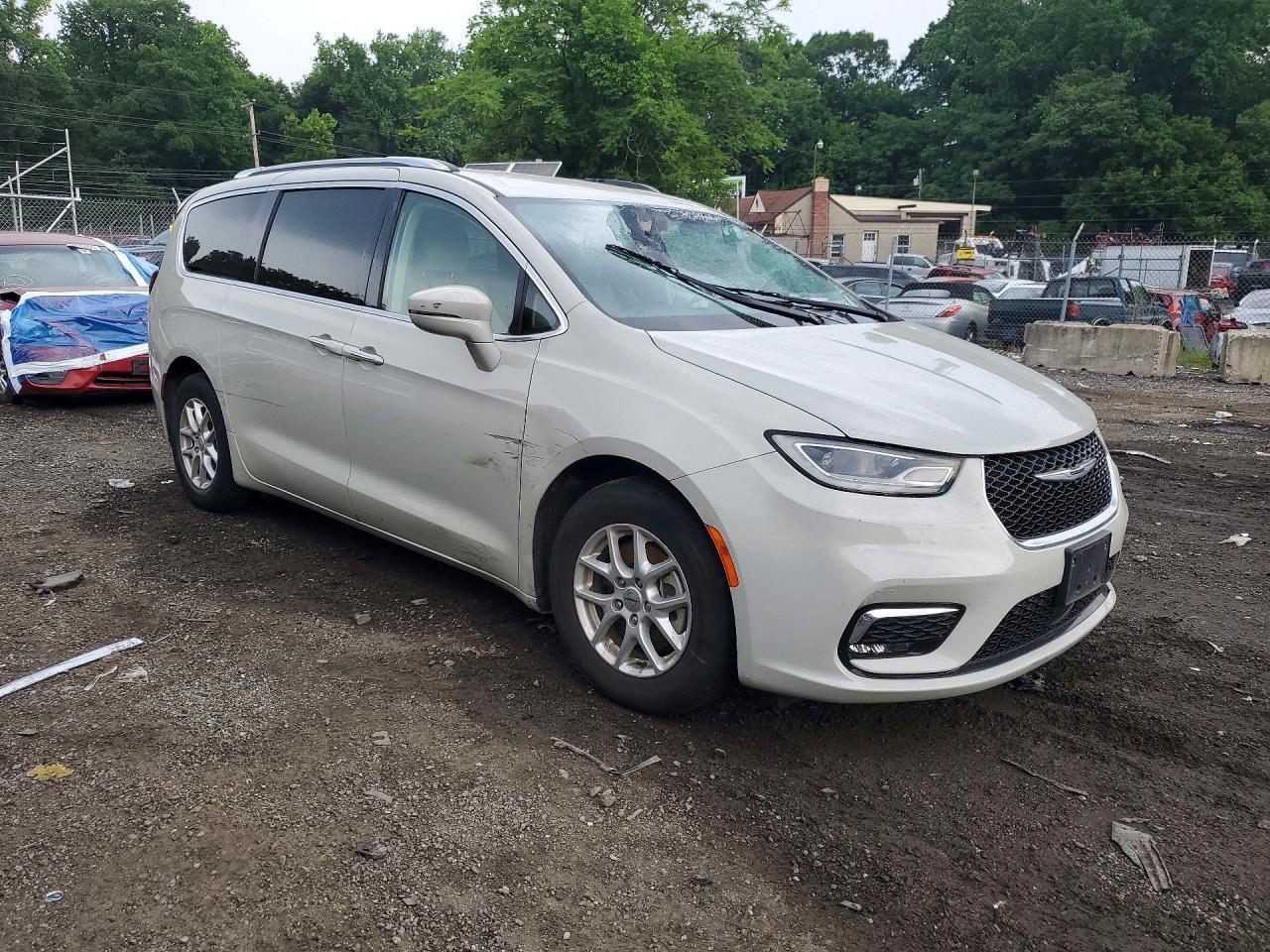 2021 Chrysler Pacifica Touring L - Image 4