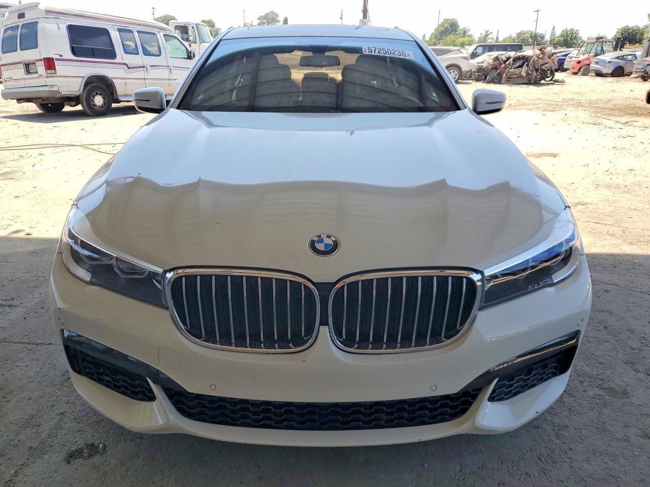 2016 BMW 740 I - Фото 5