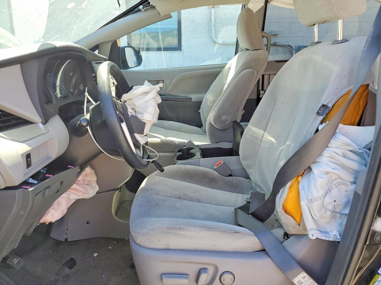 2018 Toyota Sienna Le - Фото 7