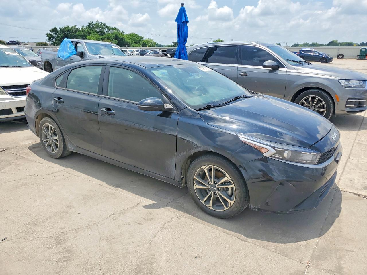 2024 Kia Forte Lxs - Image 4