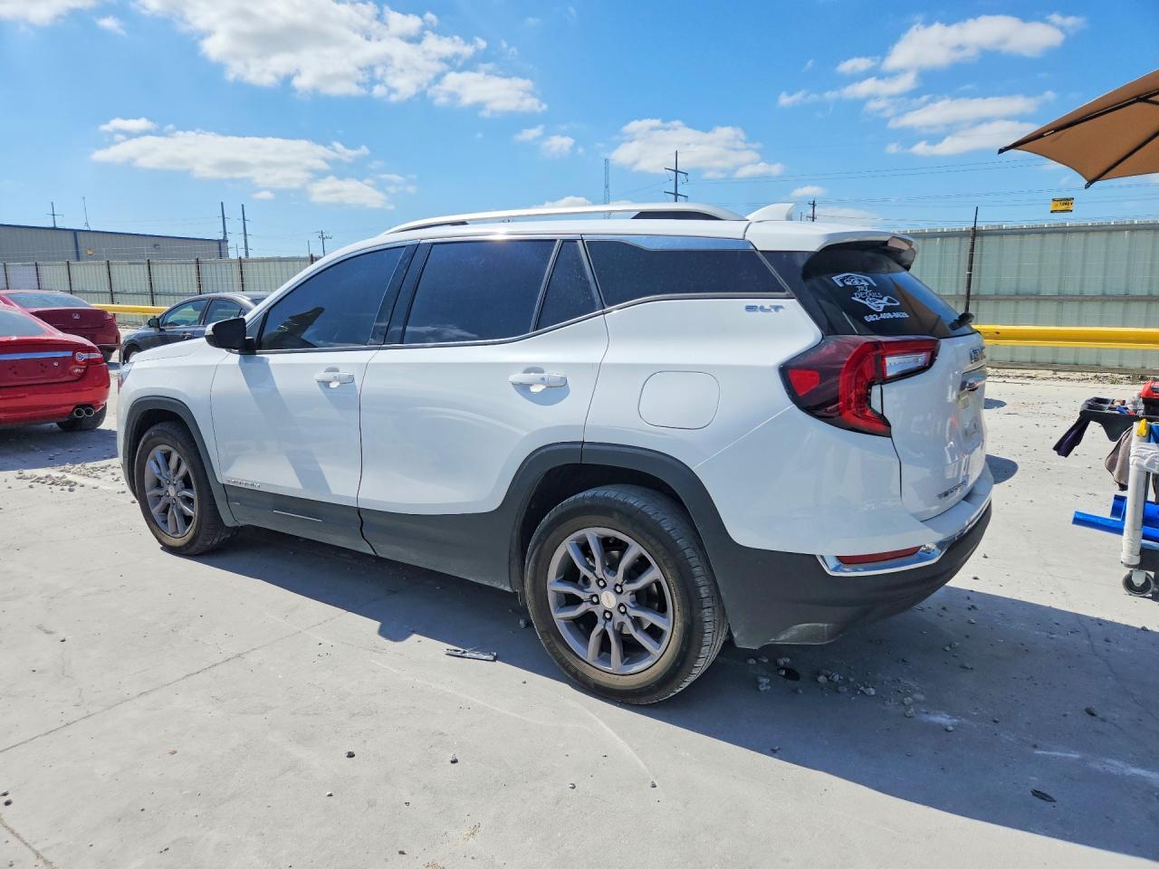 2024 GMC Terrain Slt - Image 2