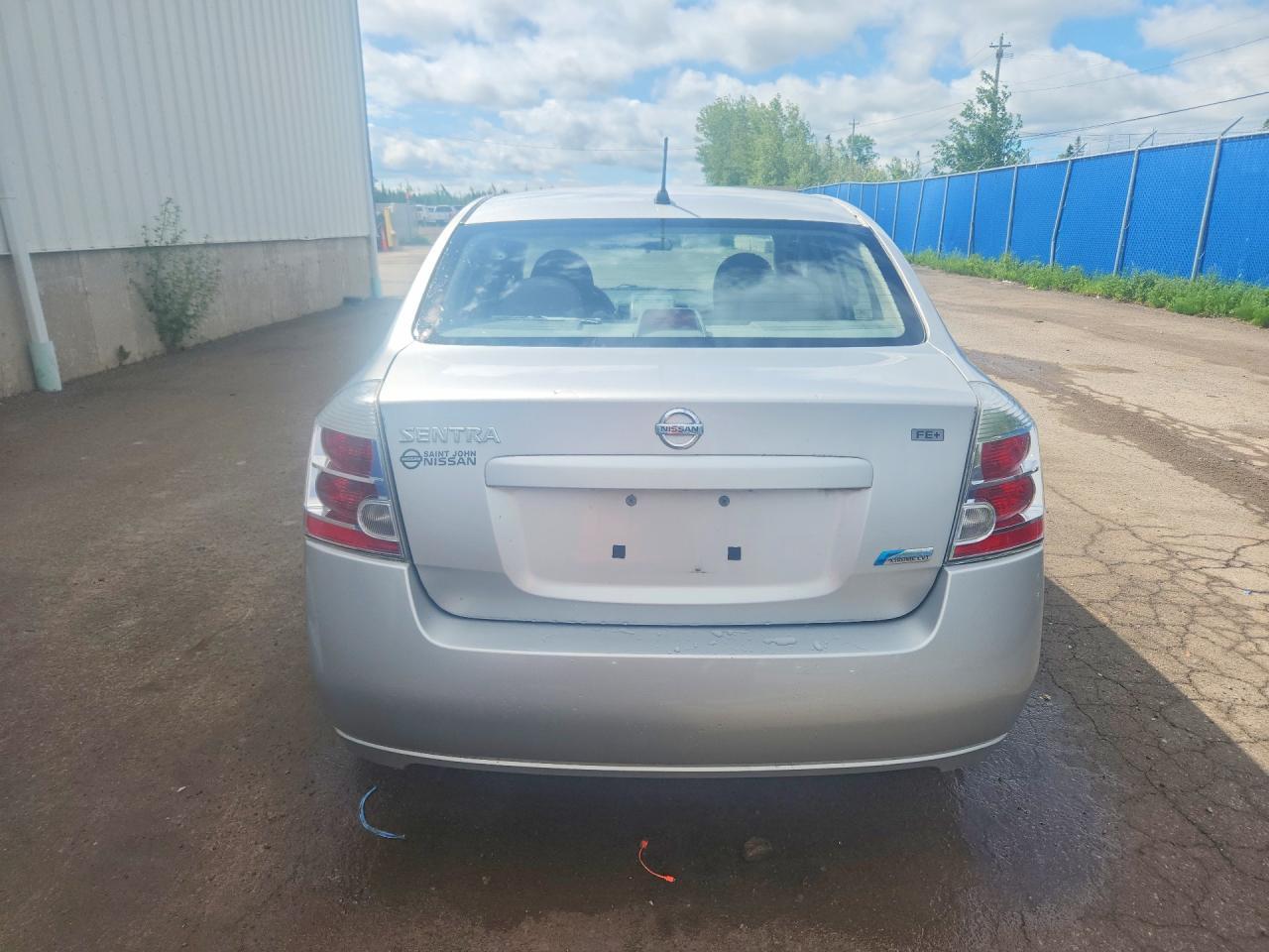 2009 Nissan Sentra 2.0 4Dr - Фото 6