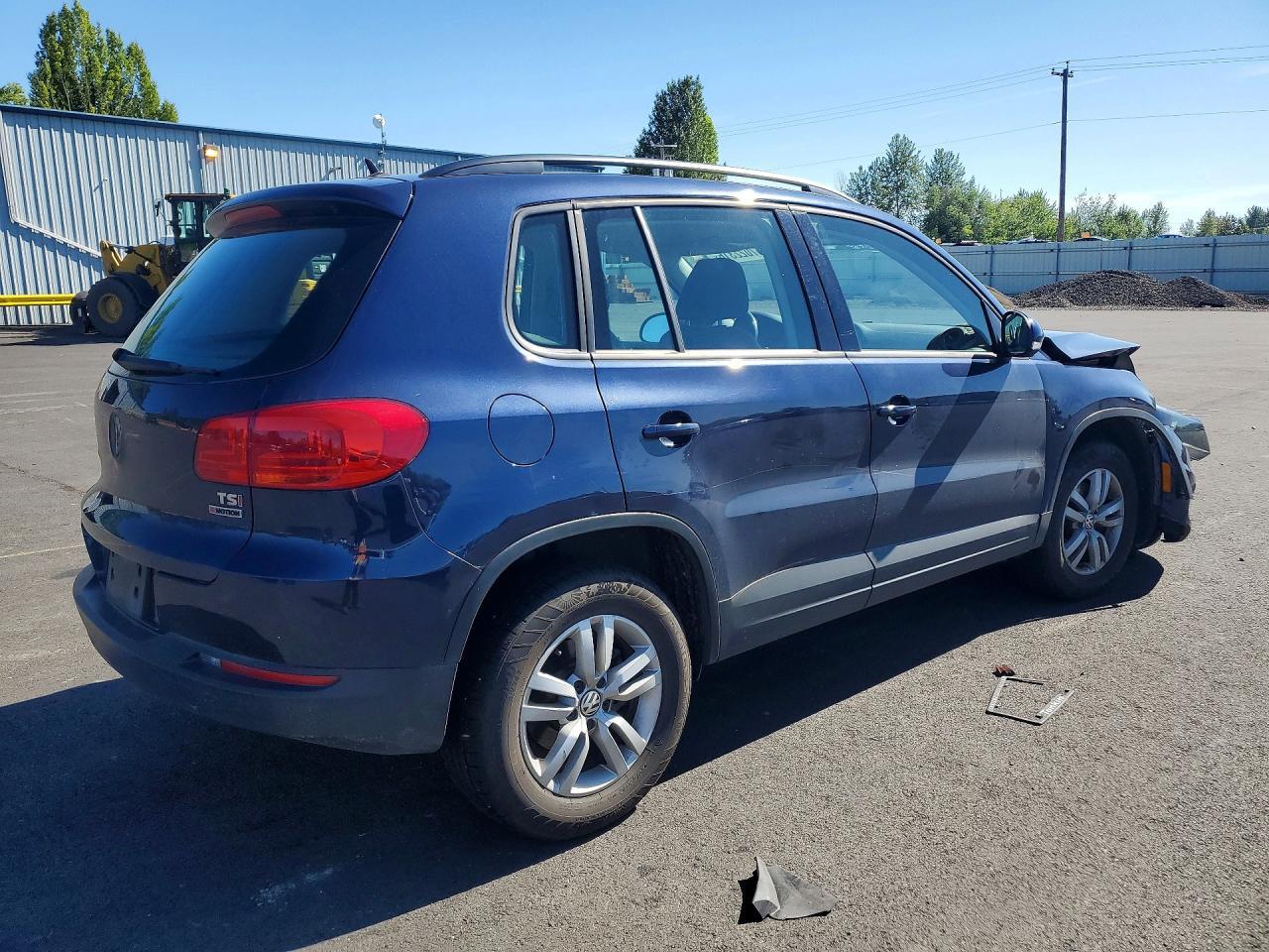 2016 Volkswagen Tiguan S - Фото 3