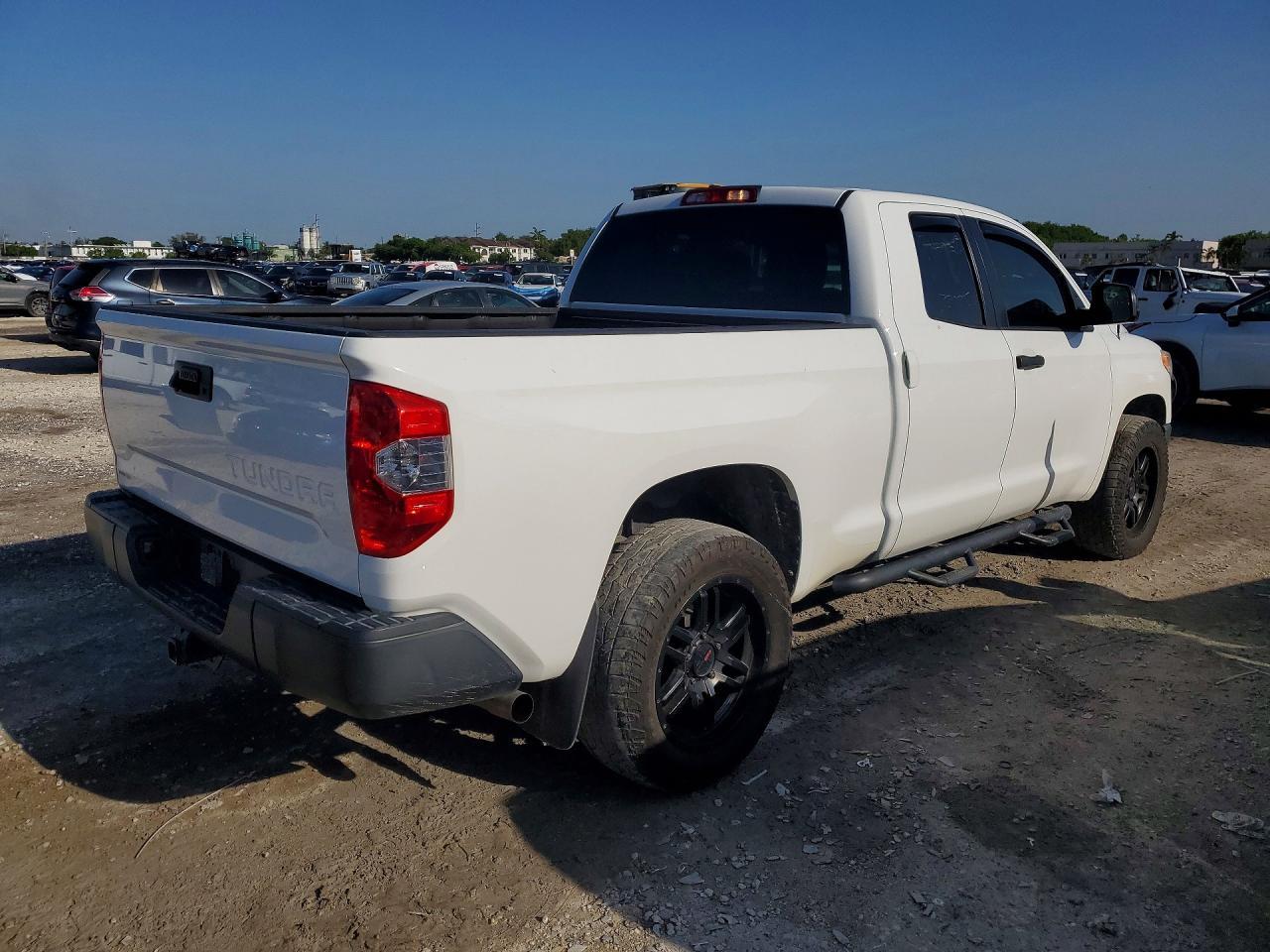 2014 Toyota Tundra Double Cab Sr - Image 3