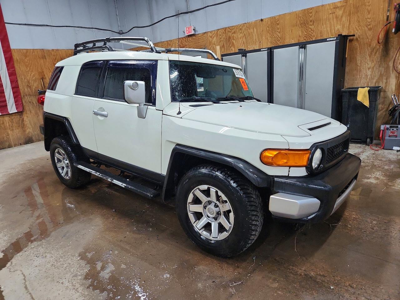 2014 Toyota Fj Cruiser Base - Image 4