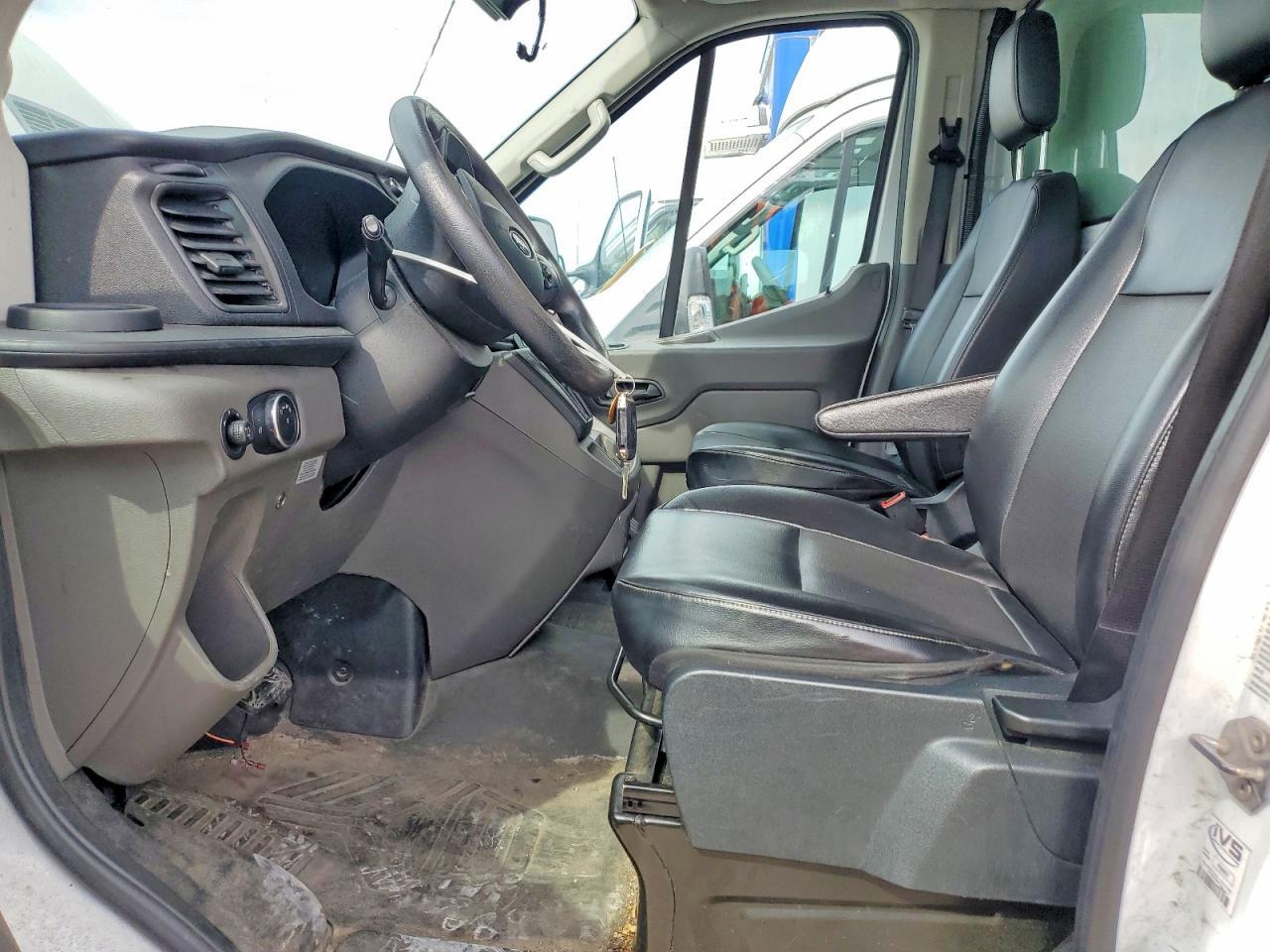2020 Ford Transit Delivery Truck - Фото 7