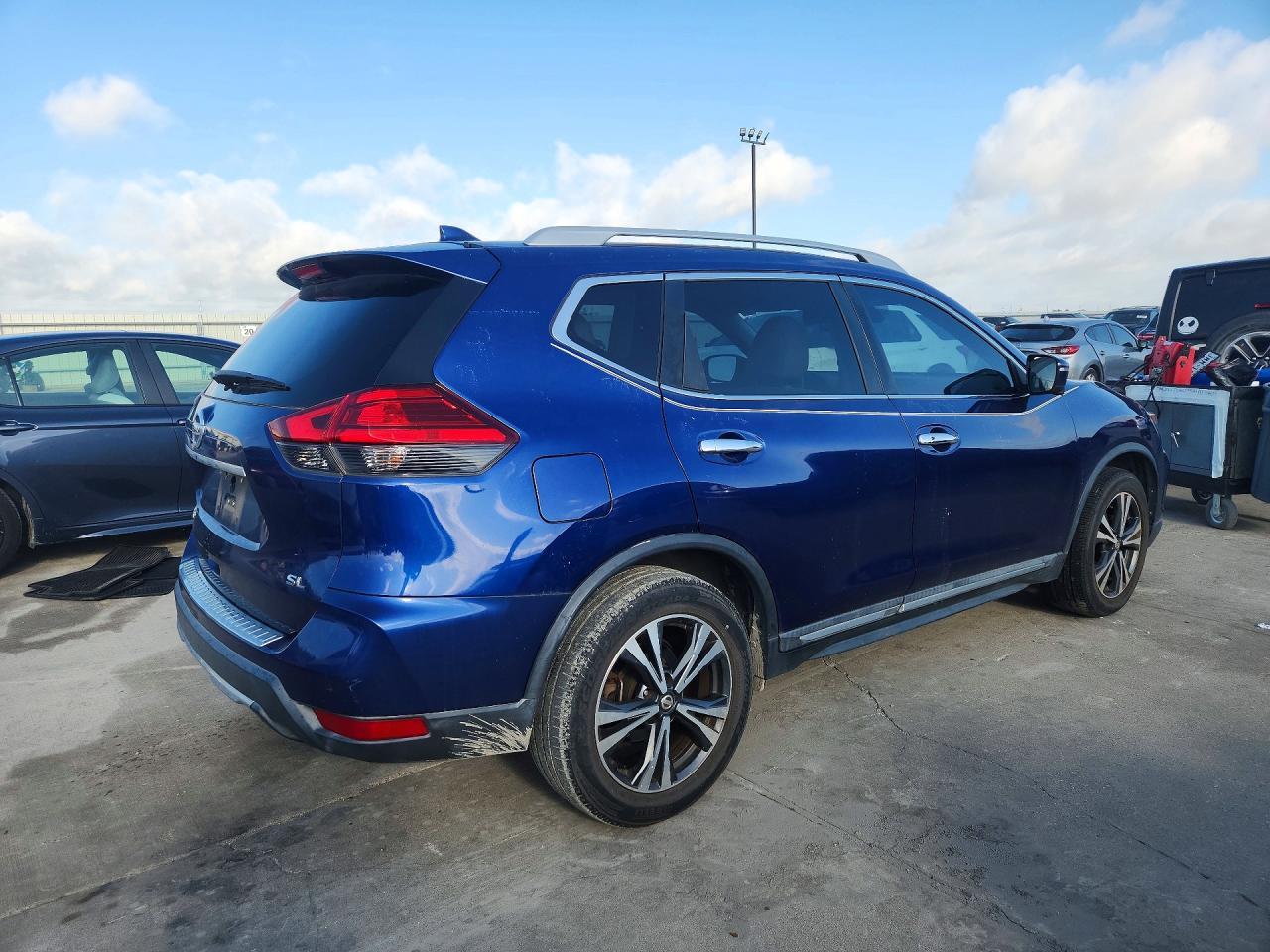 2017 Nissan Rogue Sl - Image 3