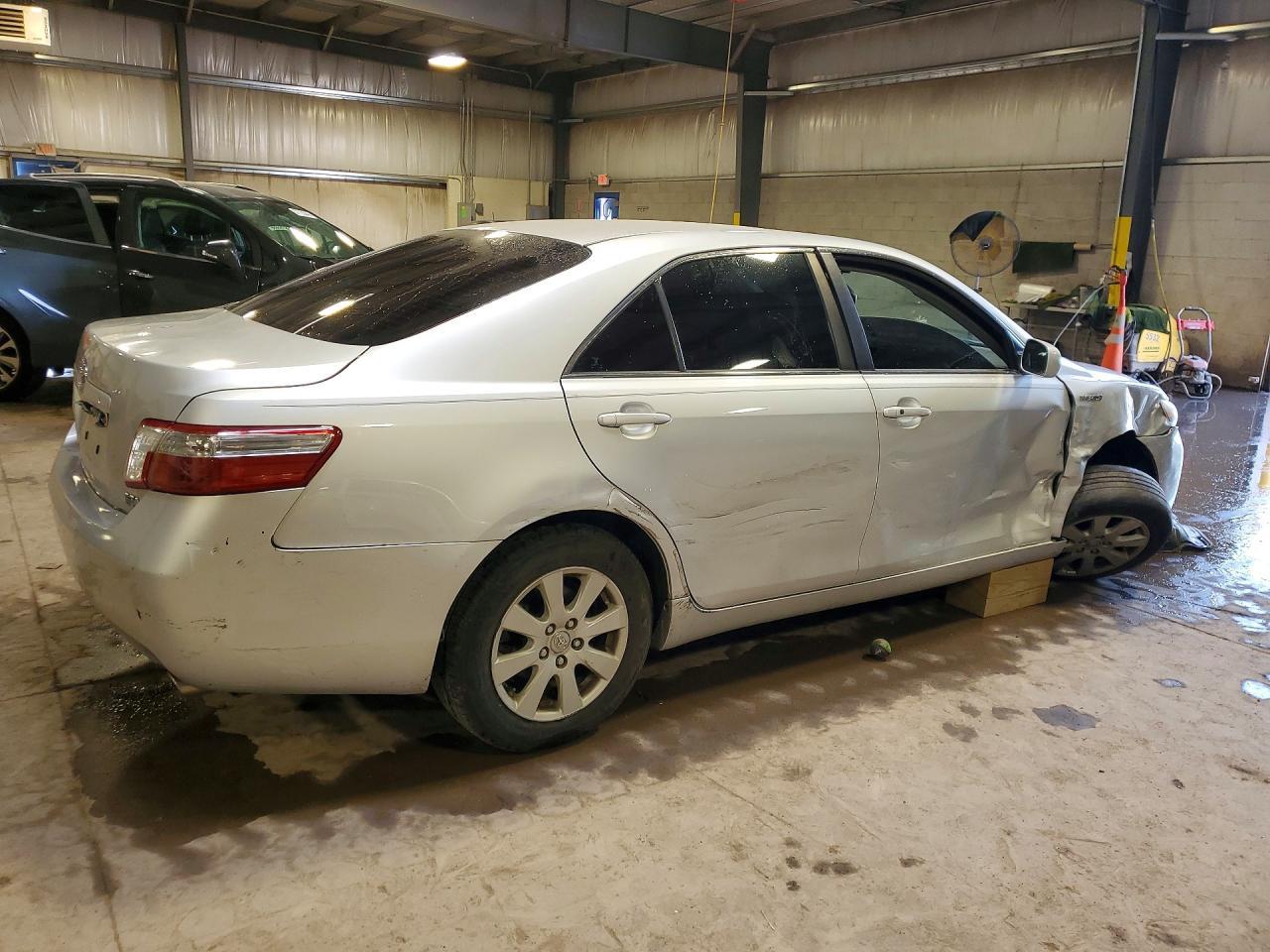 2009 Toyota Camry Hybrid - Image 3