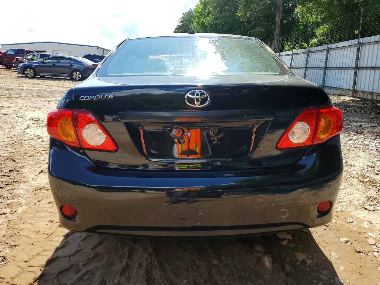 2010 Toyota Corolla Le - Фото 6