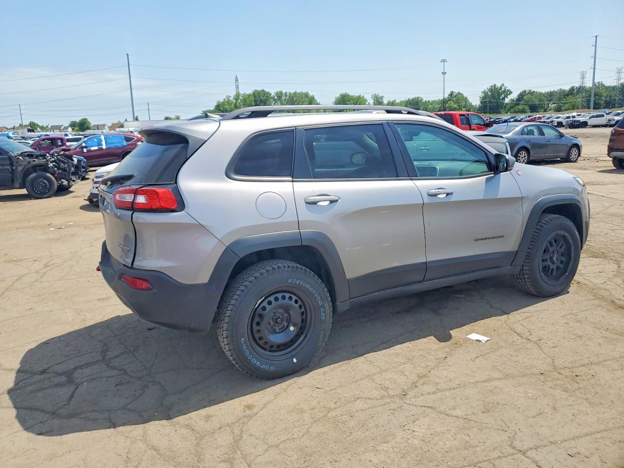 2018 Jeep Cherokee Trailhawk - Image 3
