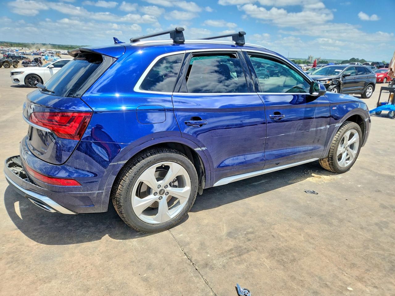 2022 Audi Q5 Premium Plus 45 - Фото 3