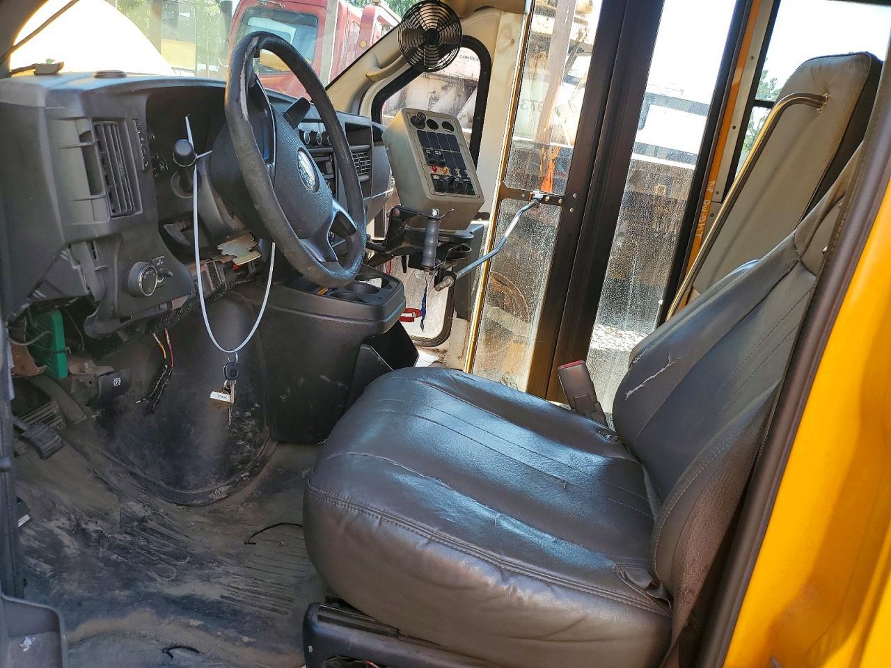 2011 Chevrolet Express School Bus - Фото 7
