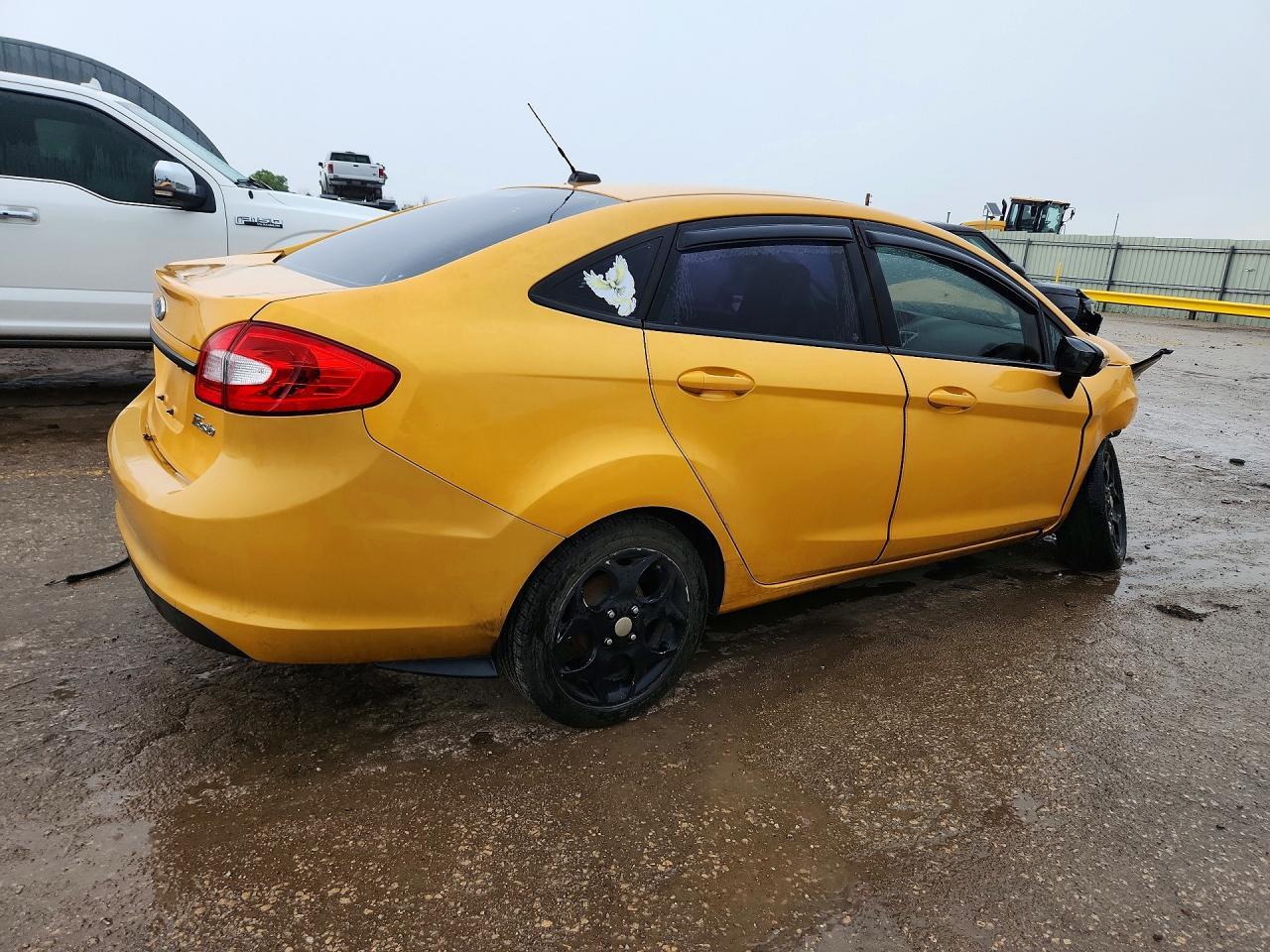 2011 Ford Fiesta Sel - Image 3