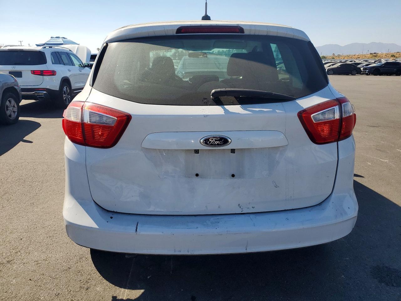 2016 Ford C-Max Se - Фото 6