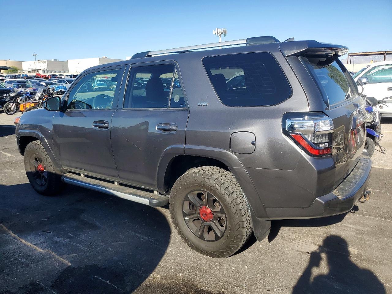 2021 Toyota 4Runner Sr5 - Image 2