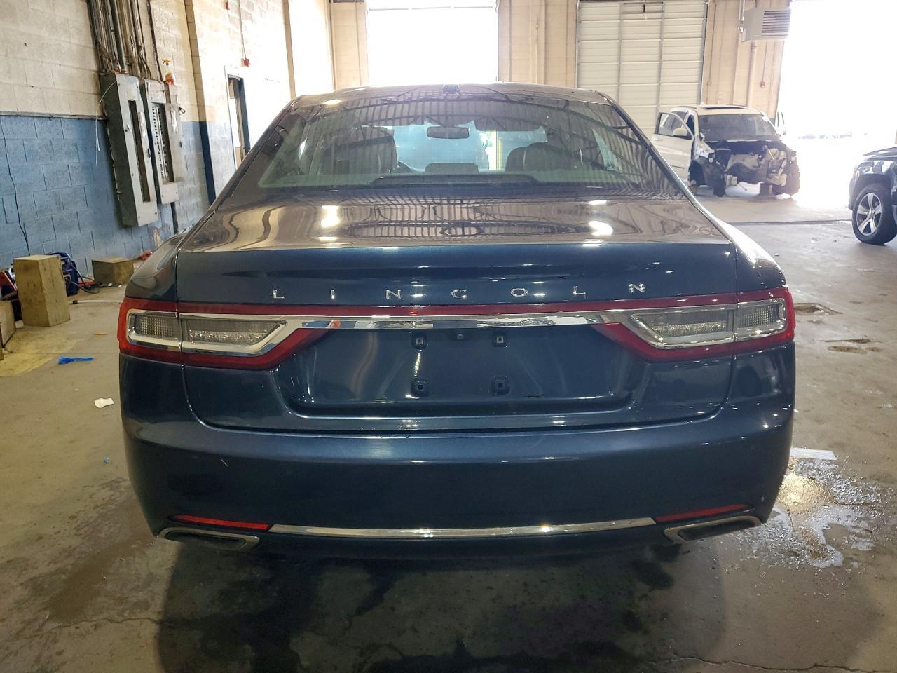 2017 Lincoln Continental Select - Image 6