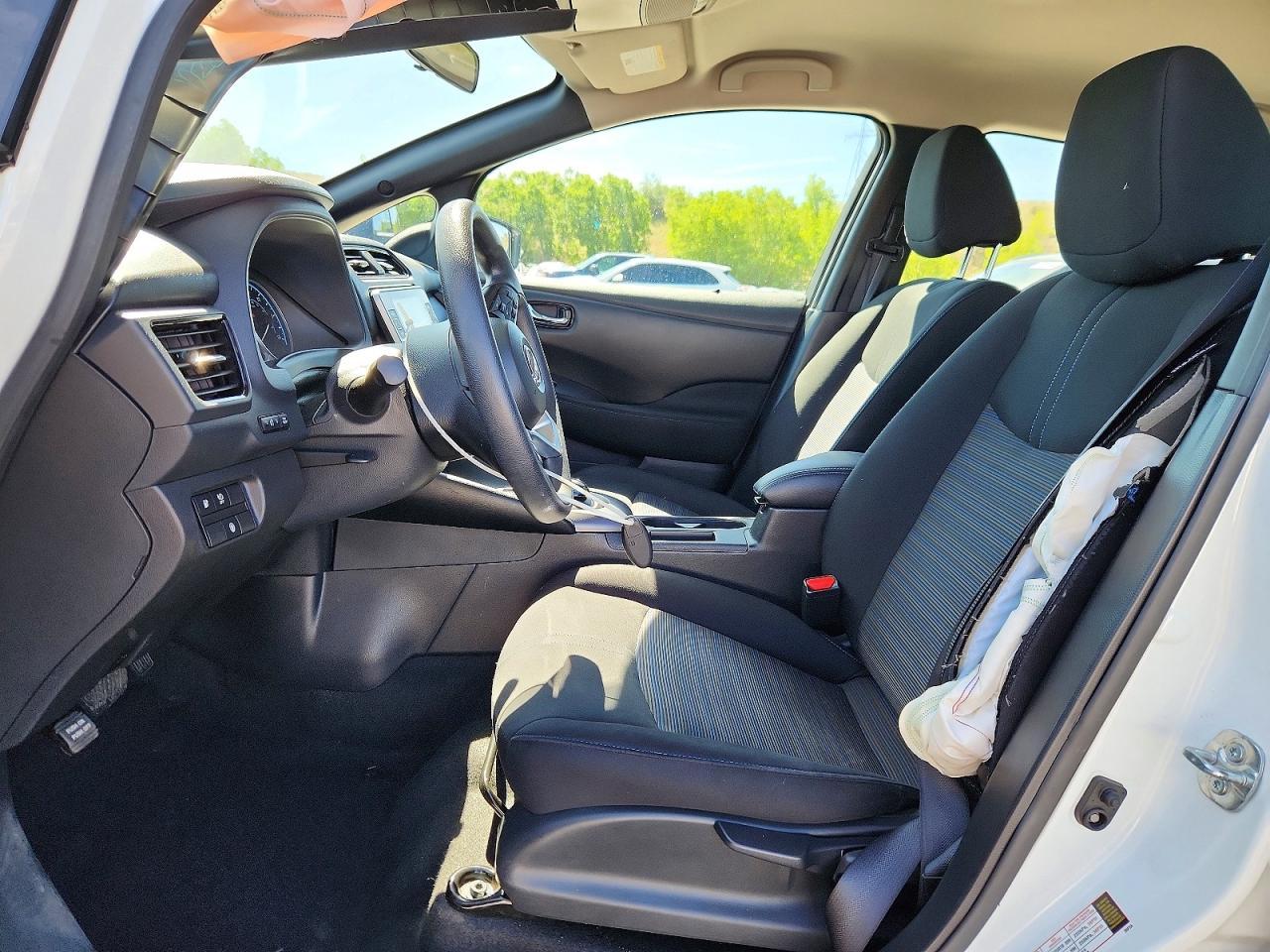 2025 Nissan Leaf S - Image 7